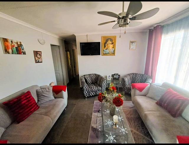 4 BEDROOM HOUSE FOR SALE IN HEUWELOORD